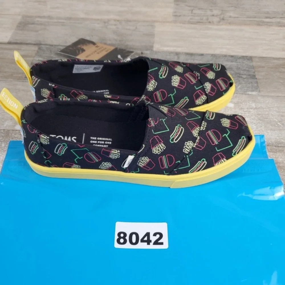Toms Classic Womens Flat Shoes Sz 6.5 Black Late Night Food Print Canvas Loafers